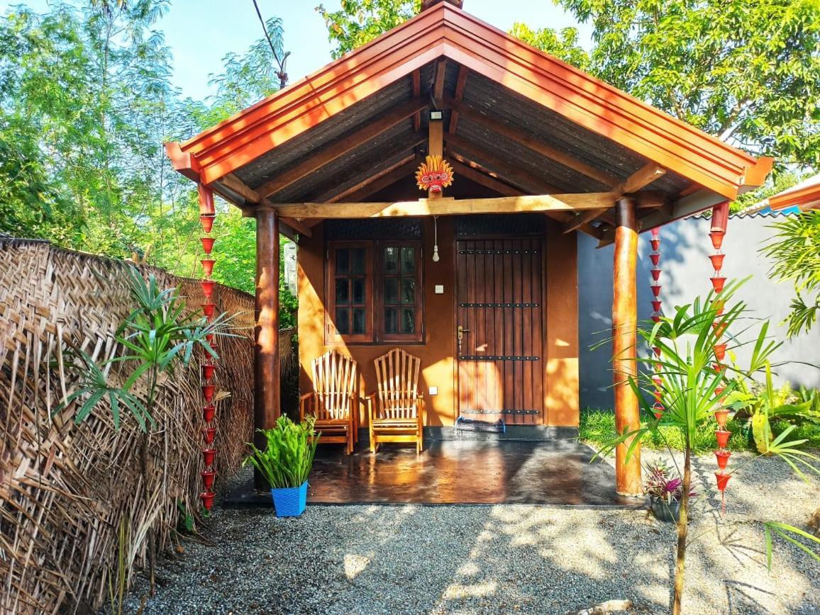 Dimuthu Homestay อุดาวาลาเว ภายนอก รูปภาพ